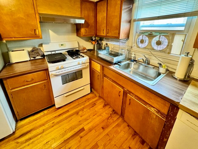 *Pictures are representative samples of the advertised unit. In some cases, the actual units you tou - 64 Ridgemont St