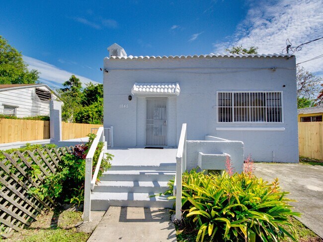 Foto del edificio - 1845 NW 55th St