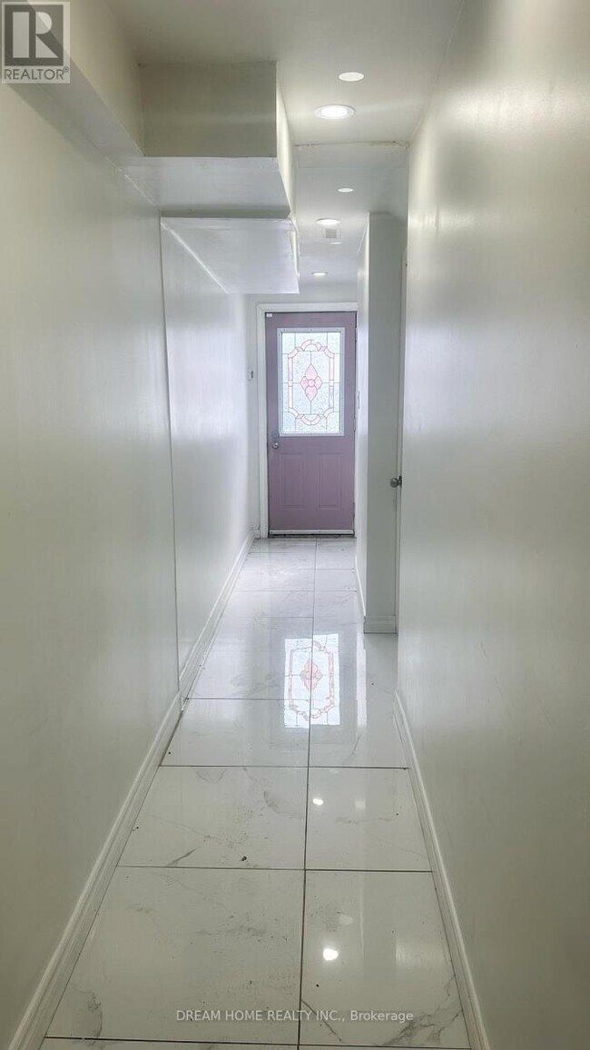 Photo du bâtiment - 51 Laxford Ave