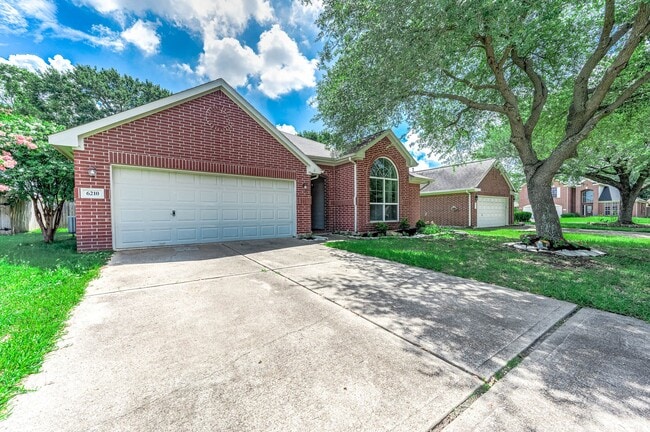 Building Photo - 6210 Newbury Dr