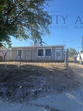 Building Photo - 303 N 7th St