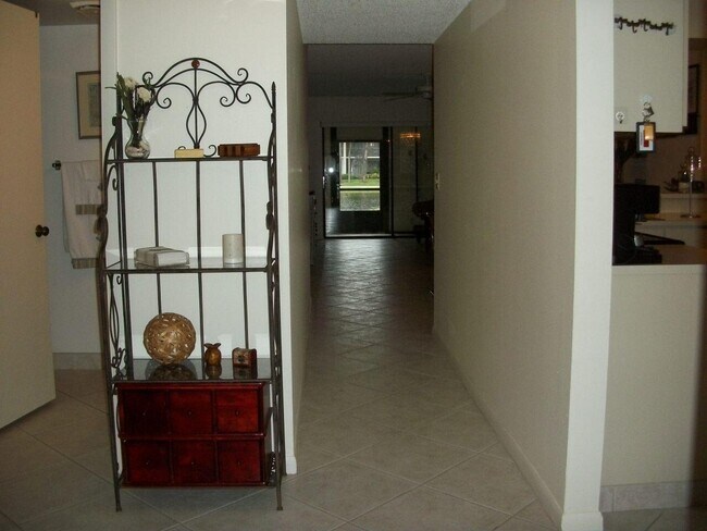 Building Photo - 7916 Willow Springs Dr