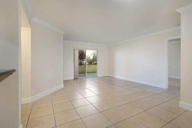 Building Photo - 10755 SW 108th Ave