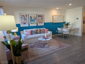 Building Photo - 9428 Emerald Mesa St