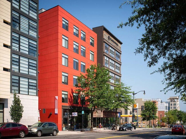 Foto del edificio - Fahrenheit Apartments