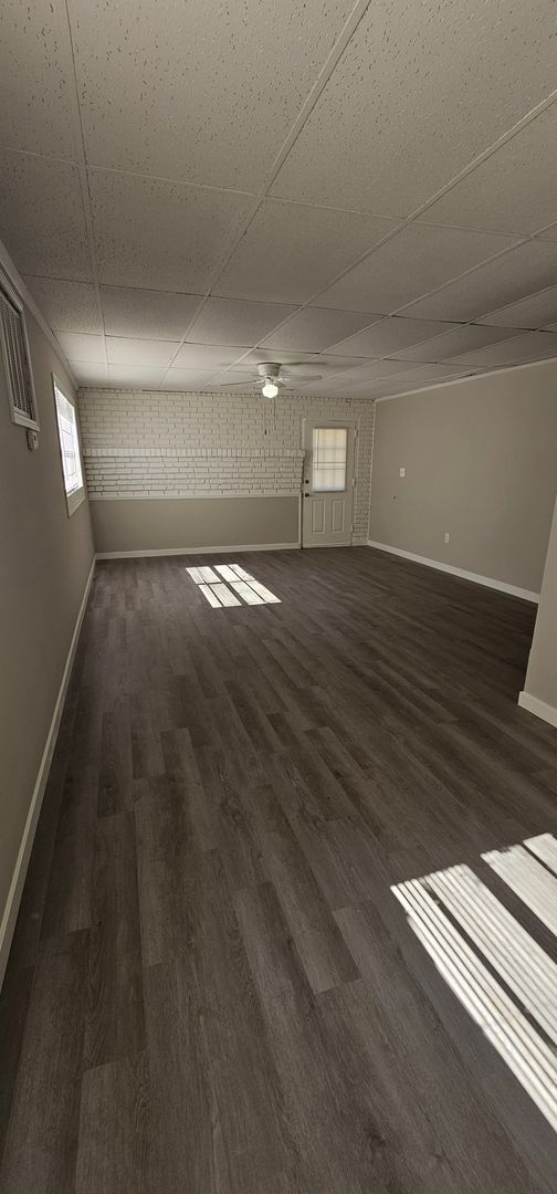 Foto del edificio - 2 Bed 1 Bath Unit