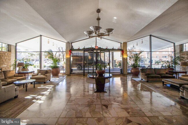 Foto del edificio - 1200 N Nash St
