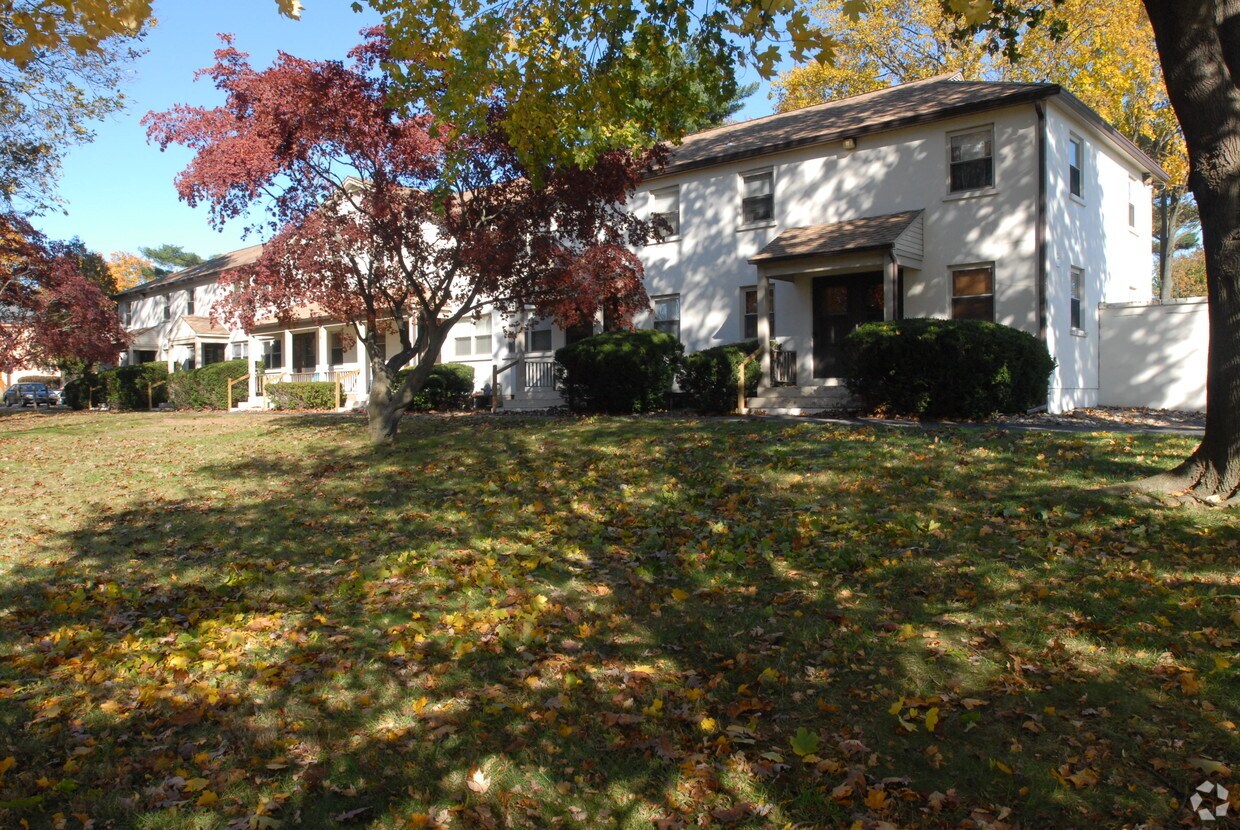 476 N Middletown Rd, Pearl River, NY 10965 Apartments in Pearl River