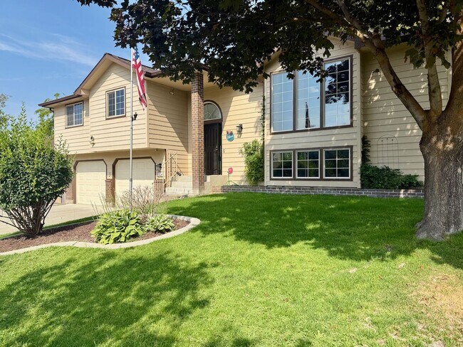 Building Photo - Remodeled 4 Bed 3 Bath Indian Trail Home w...