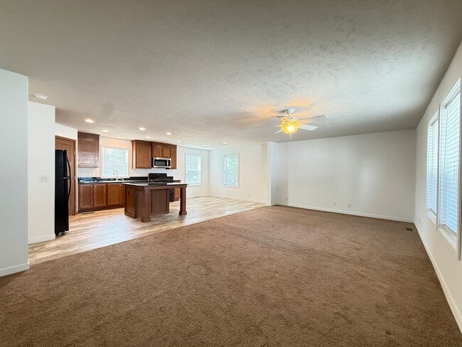 Foto del edificio - 2018 Lark Ln NW