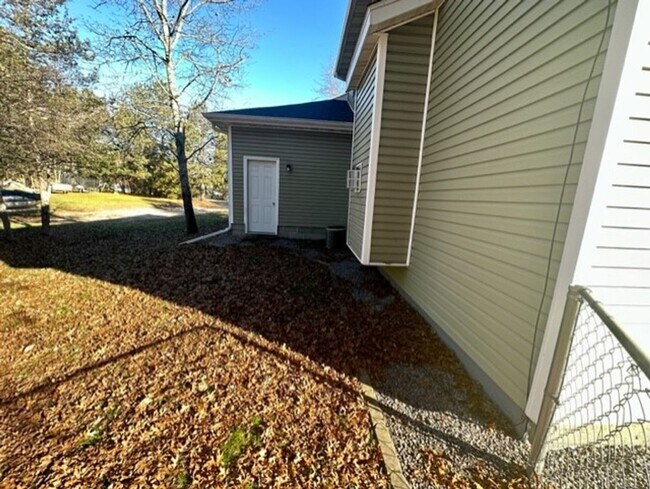Building Photo - 5 Bed / 4 Bath Single Family - Baxter - Fu...