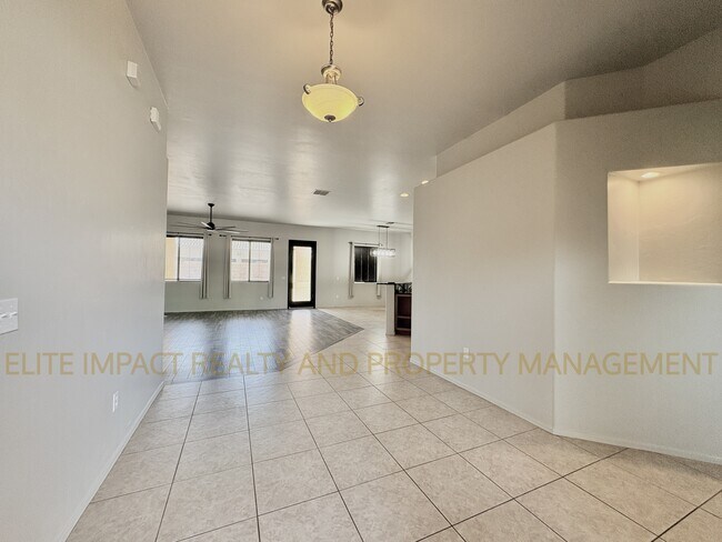 Foto del edificio - 6601 S Cedar Vista Dr
