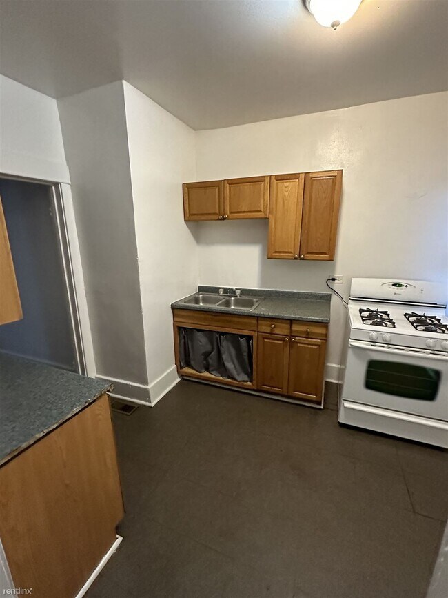 123 Sturtevant St, Highland Park, MI 48203 Condo for Rent in Highland