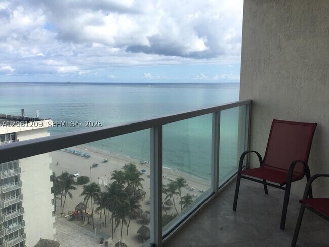 Foto del edificio - 16699 Collins Ave