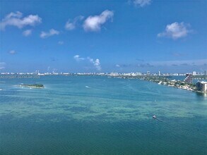 Building Photo - 1800 N Bayshore Dr