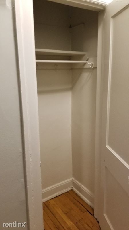 Foto del edificio - 1 br, 1 bath Apartment - 27 E Willis st