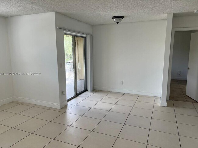 Building Photo - 1241 SW 46th Ave