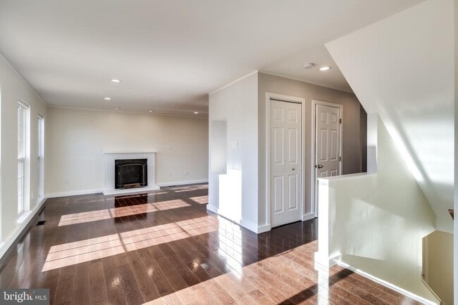 Foto del edificio - 1304 Longbow Rd