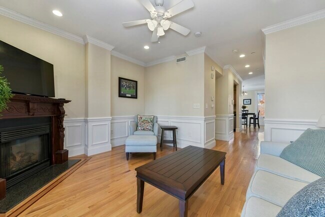 Foto del edificio - 584 E 8th St