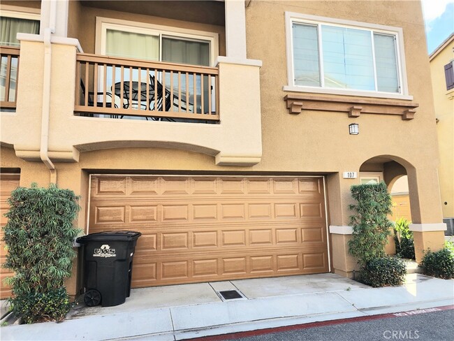 Building Photo - 22919 Mariposa Ave
