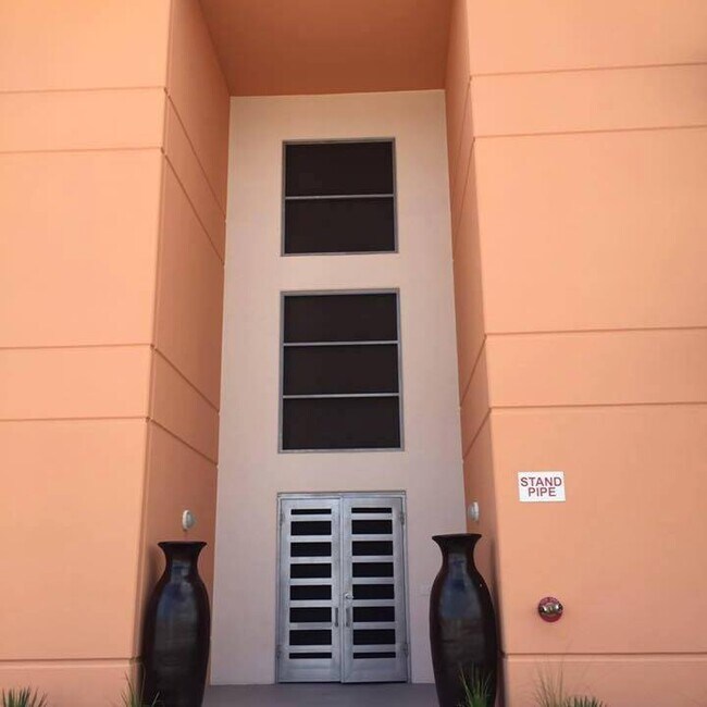 Building Photo - 502 Shiloh Dr
