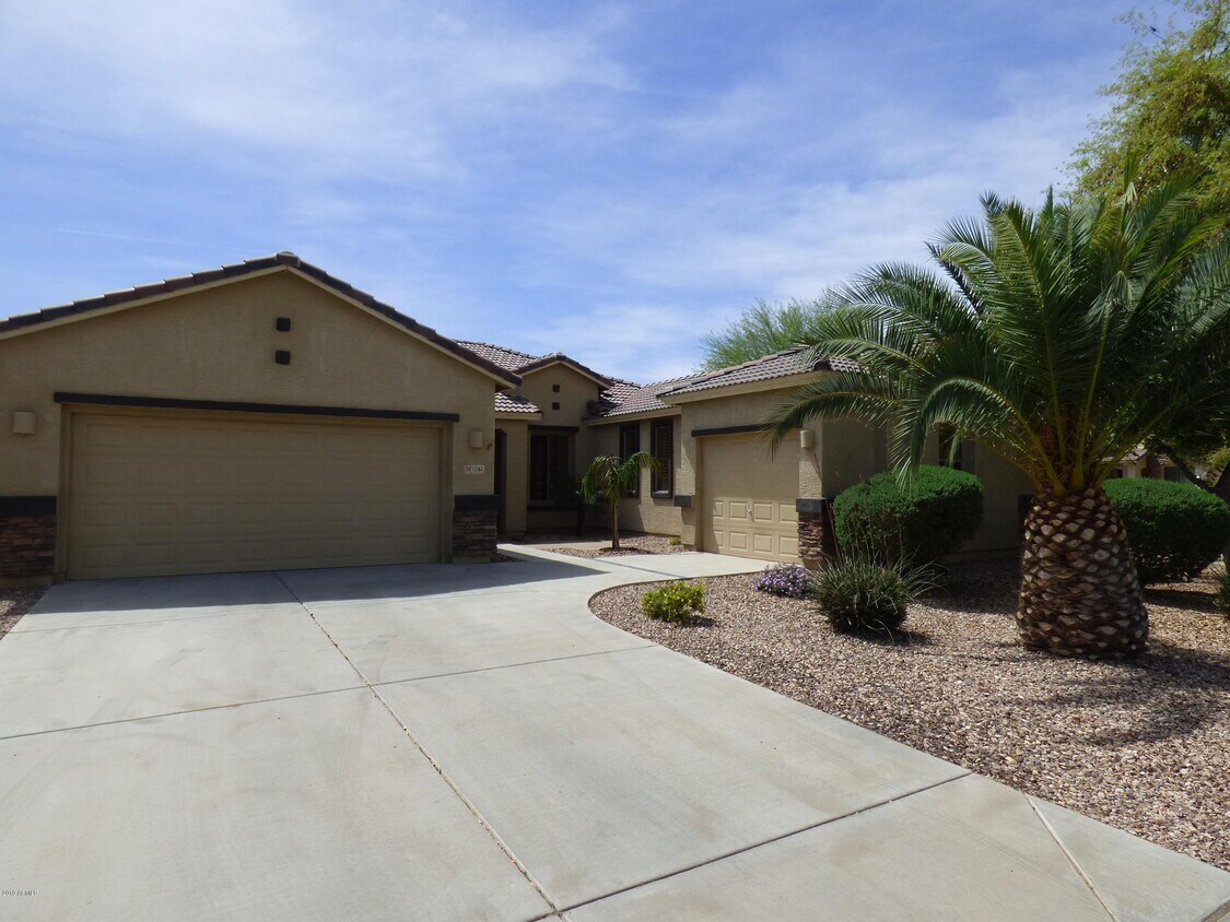 Foto principal - 15161 W Campbell Ave