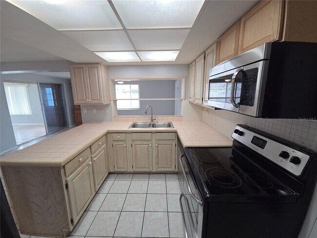 Foto del edificio - 3619 Springfield Dr