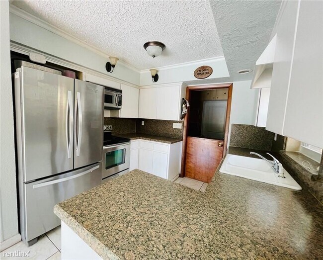 Foto del edificio - 3 br, 3 bath House - 3000 NE 1st Ter