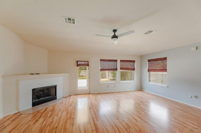 Building Photo - 3303 Blue Ridge Dr