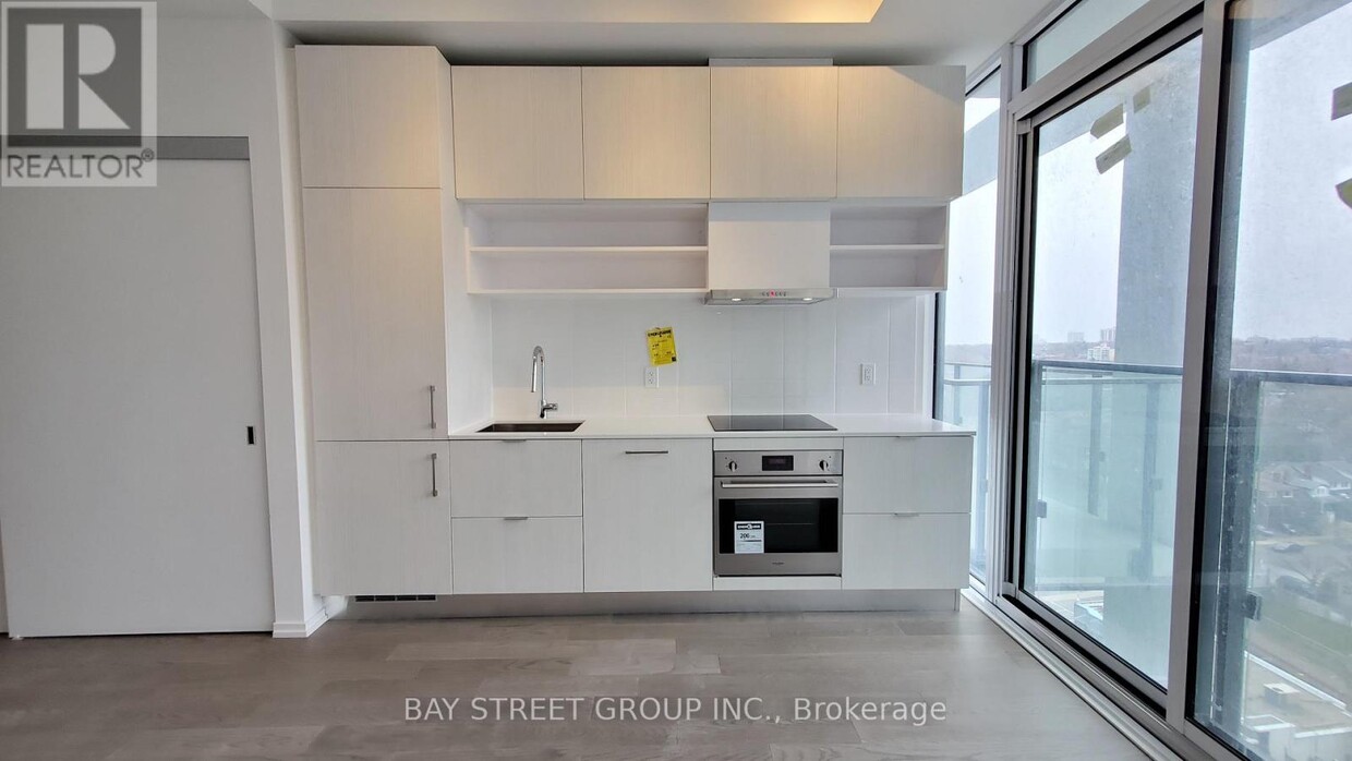 Photo du bâtiment - 8-1518 Hillsdale Ave E