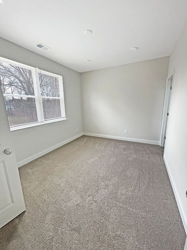 Foto del edificio - 1823 Bristol Rd