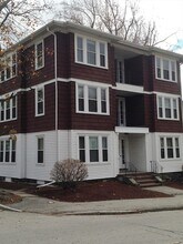 Building Photo - 154 Lovell St
