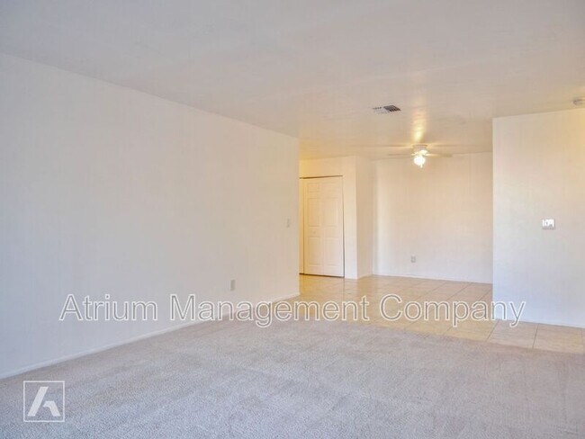 Building Photo - 630 Kenwick Cir