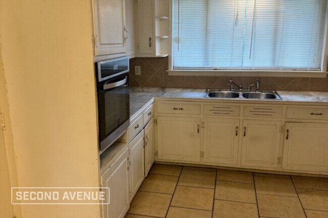 Foto del edificio - 957 Hickory Cir