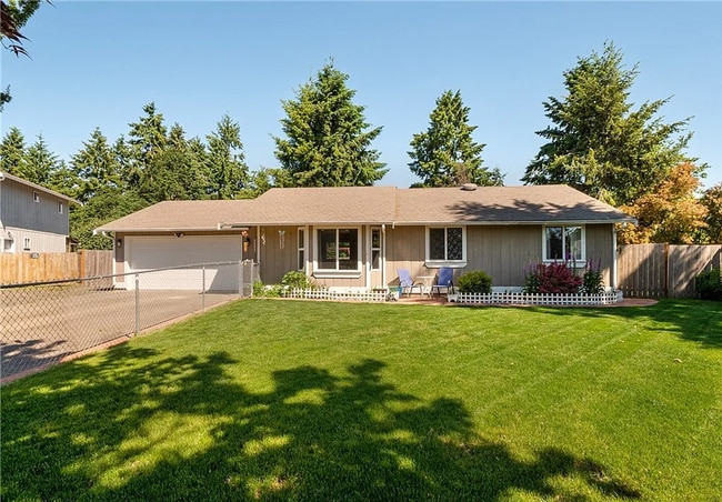 Building Photo - 1141 Pinedrop Loop SE