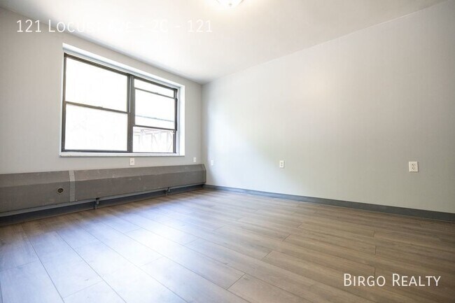 Foto del edificio - $300 Security Deposit and 1 Month Free for...