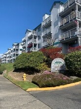 Building Photo - 28610 16th Ave S