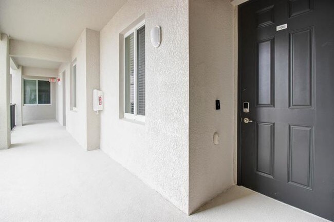 Foto del edificio - 920 Tidewater Shores Loop