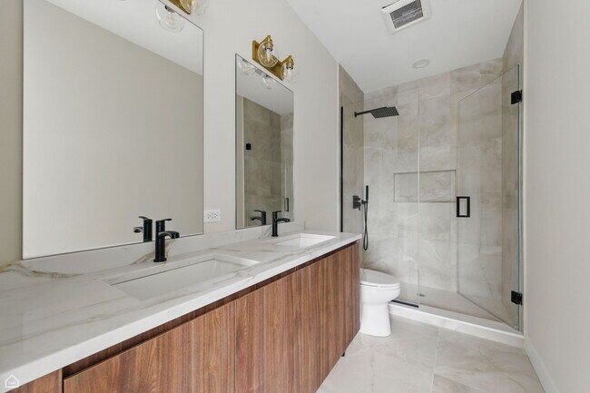 Unidad 201 - Baño - ILUX