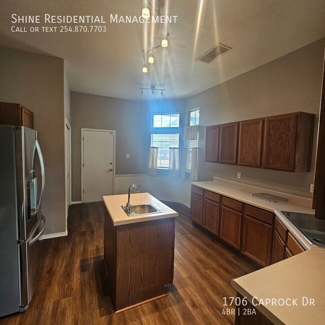 Building Photo - 1706 Caprock Dr