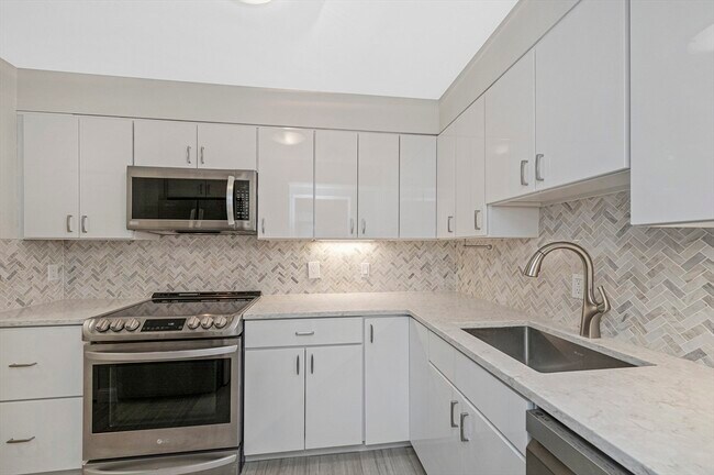 Foto del edificio - 376 Commercial St