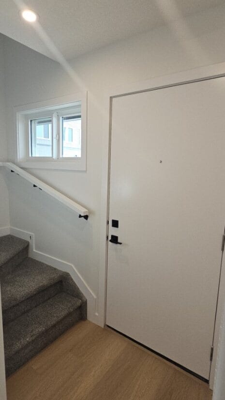 Photo du bâtiment - 18120-18128 28 Ave SW