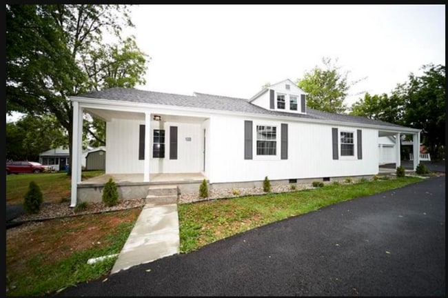 Building Photo - 103 Travis Ct