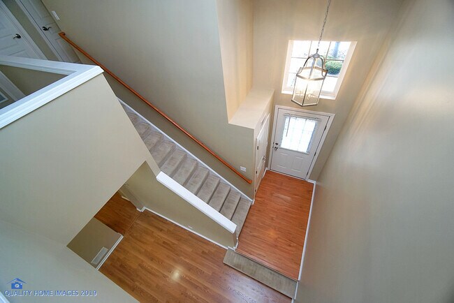 Building Photo - 112 W Chatham Ln