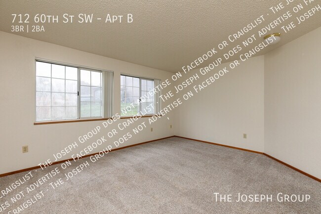 Foto del edificio - 712 60th St SW