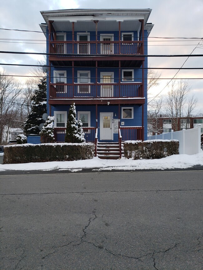 Building Photo - 108 Belair St