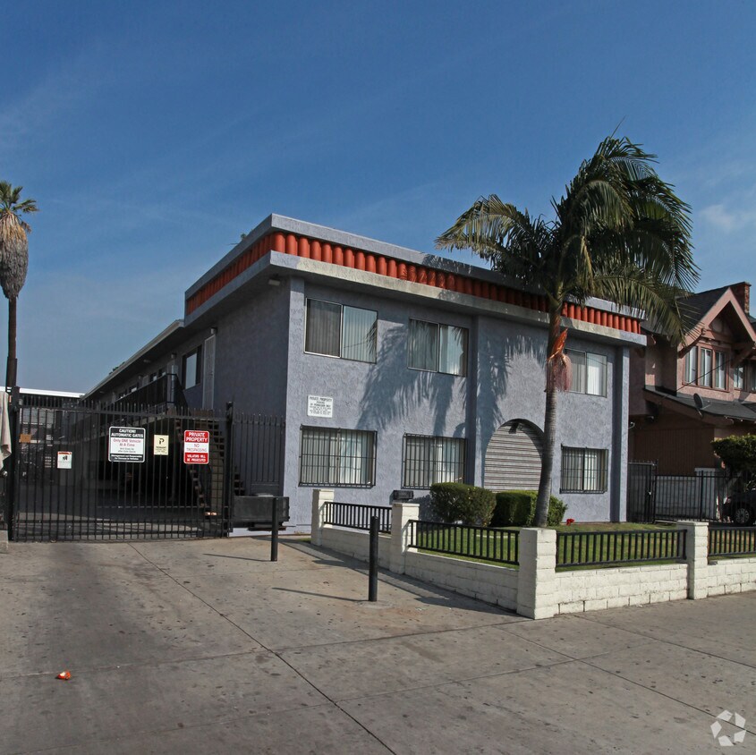 Building Photo - 427-429 E Adams Blvd