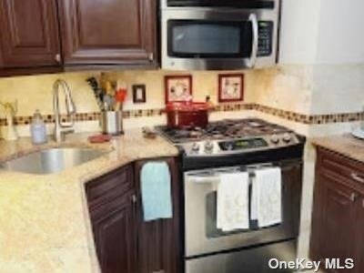 Foto del edificio - 55 Monroe Blvd