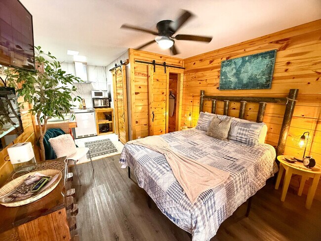 Foto del edificio - 2020 Ridge Rd