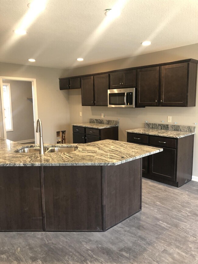 Foto del edificio - 172 Edenbridge Blvd